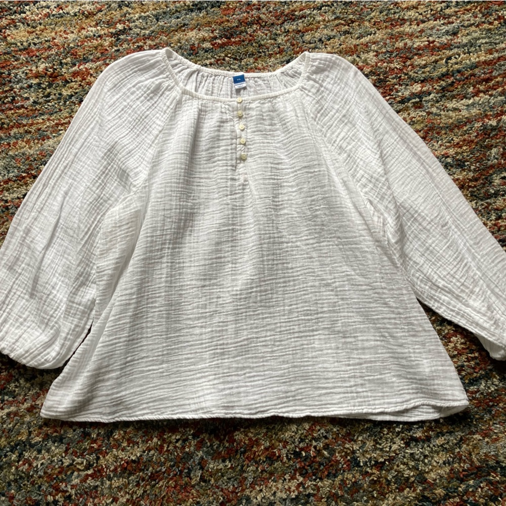 Old Navy white blouse with bubble sleeves